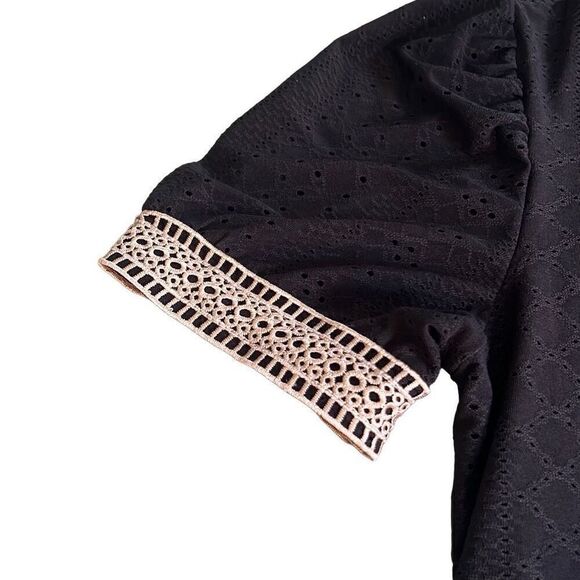 Beachsissi Women's Black V-neck Lace Insert Casual Top Size Medium - Picture 8 of 12